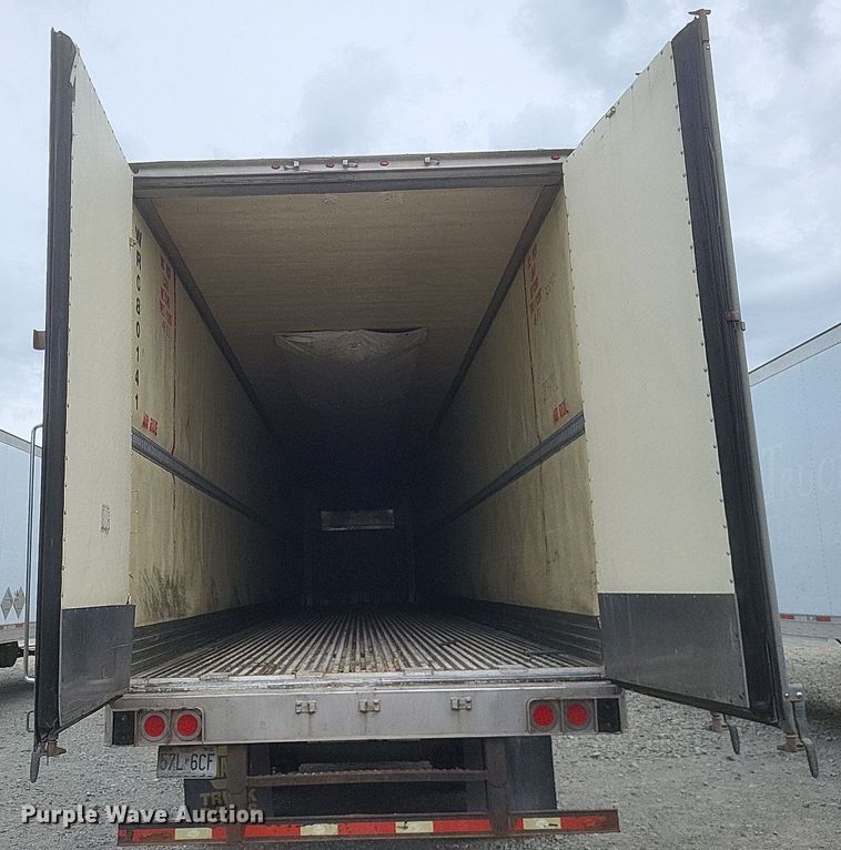 image for item DO4845 2008 Utility  3000R refrigerated van trailer