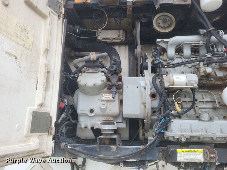 image for item DO4845 2008 Utility  3000R refrigerated van trailer