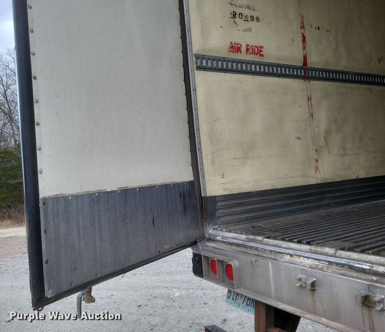 image for item DO4846 2008 Utility  3000R refrigerated van trailer