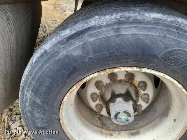 image for item DO4848 2008 Utility  3000R refrigerated van trailer