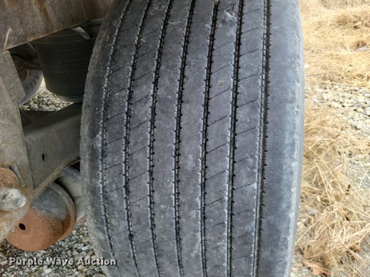 image for item DO4848 2008 Utility  3000R refrigerated van trailer