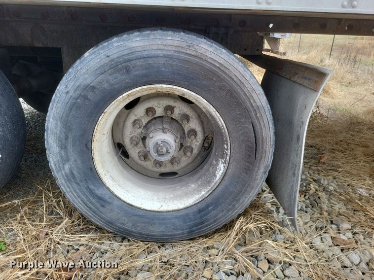 image for item DO4848 2008 Utility  3000R refrigerated van trailer