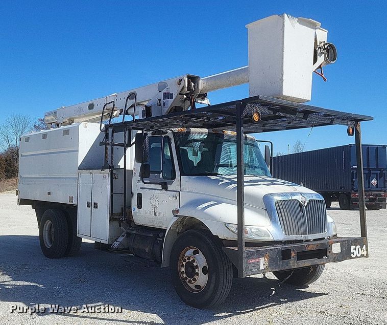 image for item DO4851 2005 International 4300 forestry bucket truck