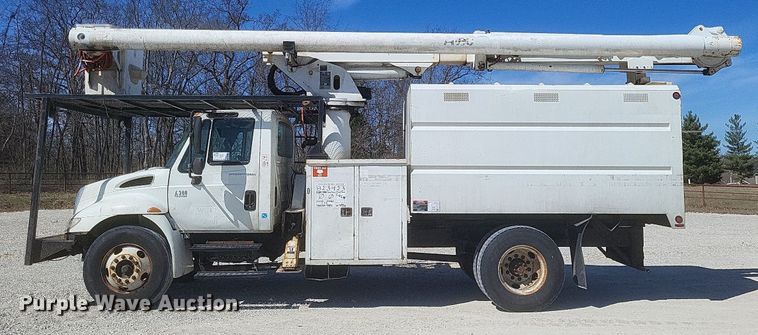 image for item DO4851 2005 International 4300 forestry bucket truck