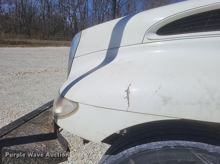 image for item DO4851 2005 International 4300 forestry bucket truck