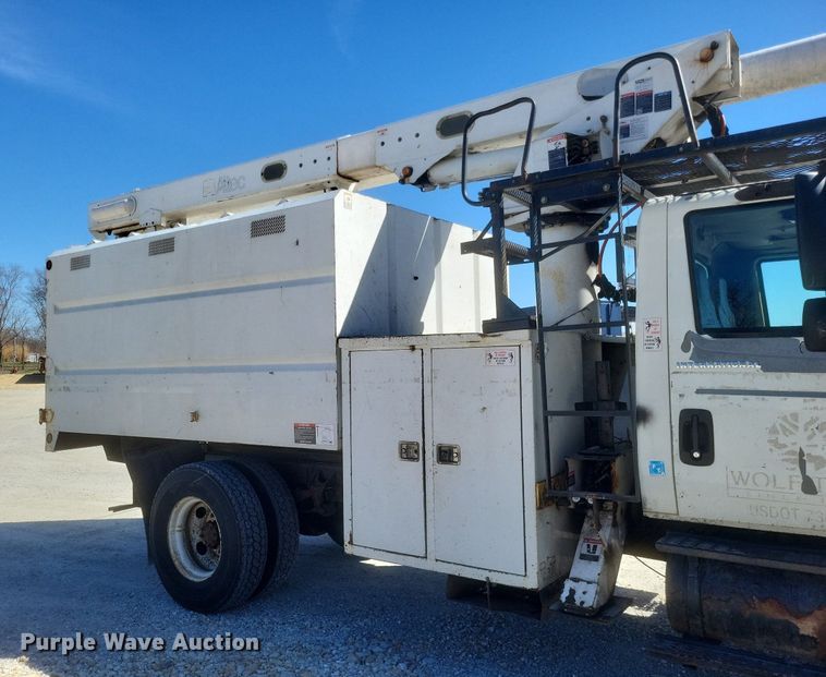 image for item DO4851 2005 International 4300 forestry bucket truck