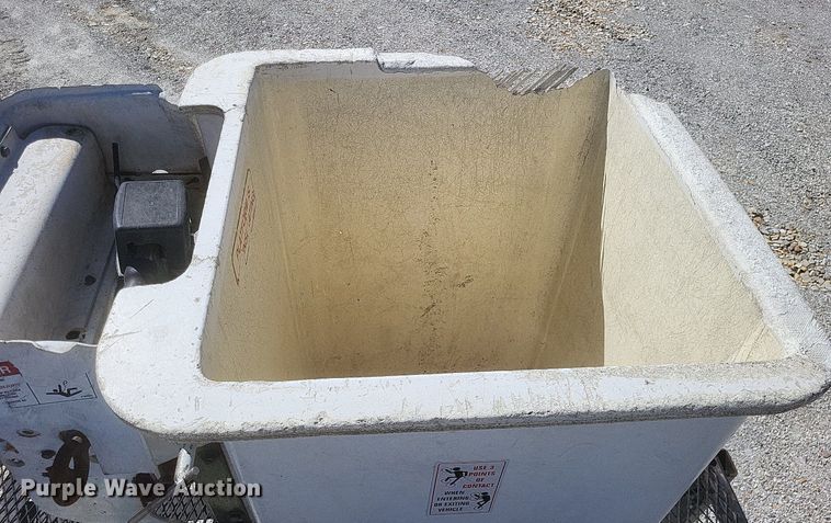 image for item DO4851 2005 International 4300 forestry bucket truck