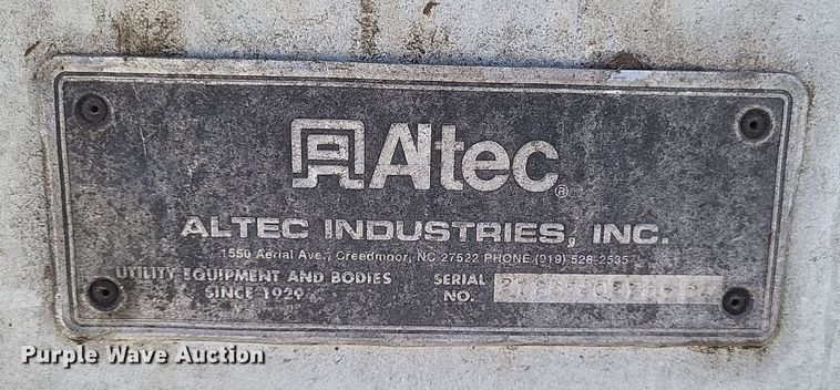 image for item DO4851 2005 International 4300 forestry bucket truck