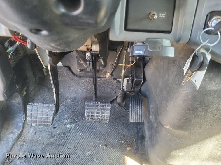 image for item DO4851 2005 International 4300 forestry bucket truck