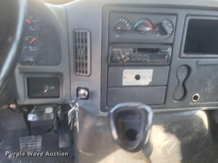 image for item DO4851 2005 International 4300 forestry bucket truck