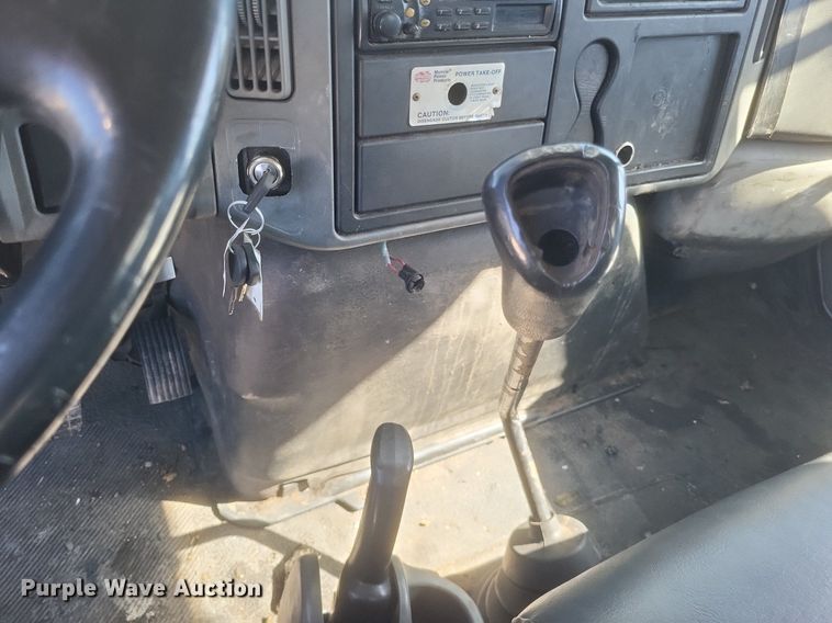 image for item DO4851 2005 International 4300 forestry bucket truck