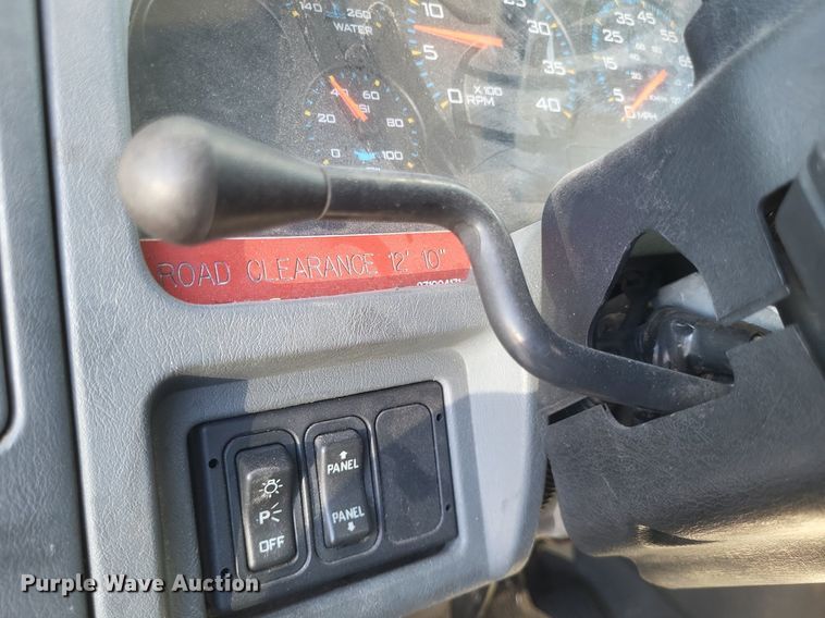 image for item DO4851 2005 International 4300 forestry bucket truck