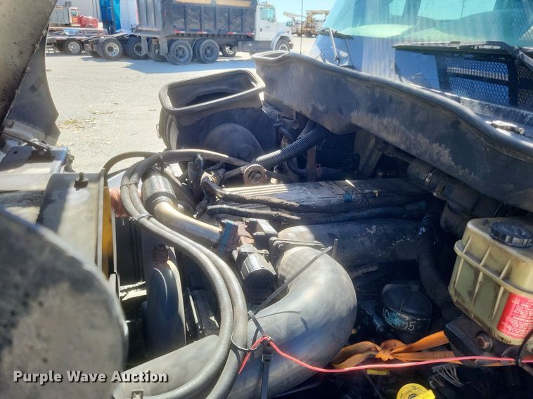 image for item DO4851 2005 International 4300 forestry bucket truck