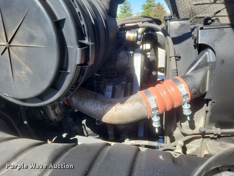 image for item DO4851 2005 International 4300 forestry bucket truck