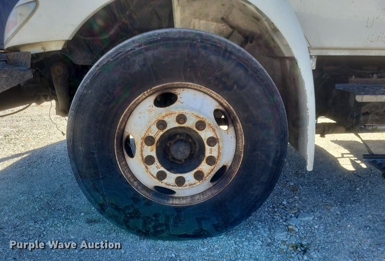 image for item DO4851 2005 International 4300 forestry bucket truck