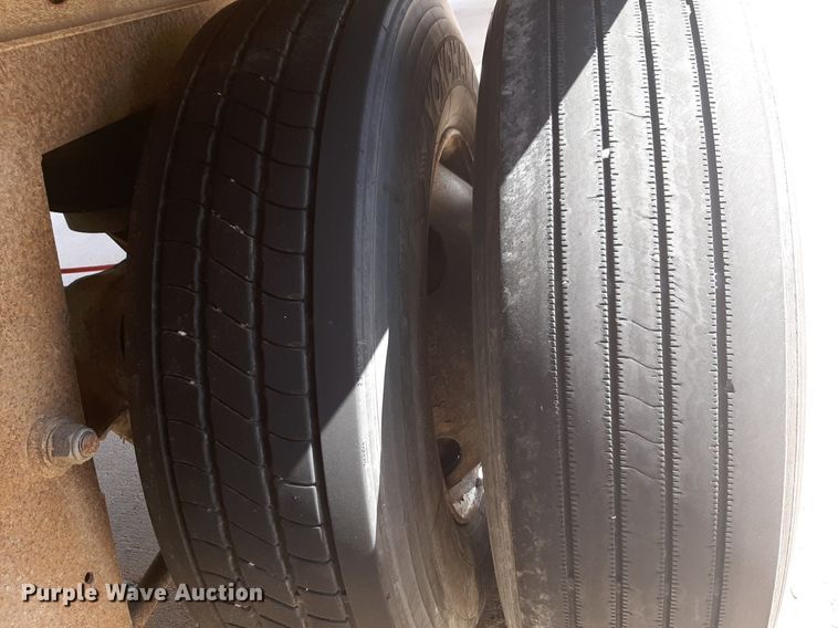 image for item DP2669 2005 Wabash dry van trailer