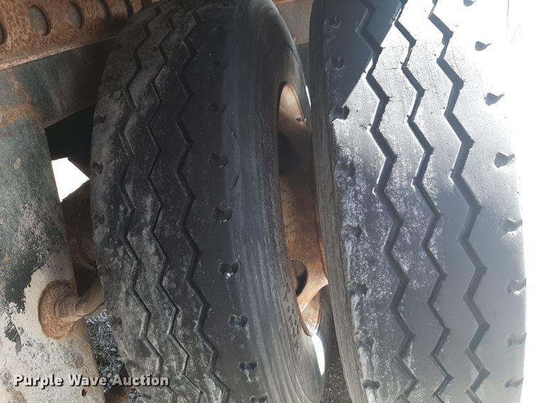 image for item DP2678 2005 Wabash dry van trailer