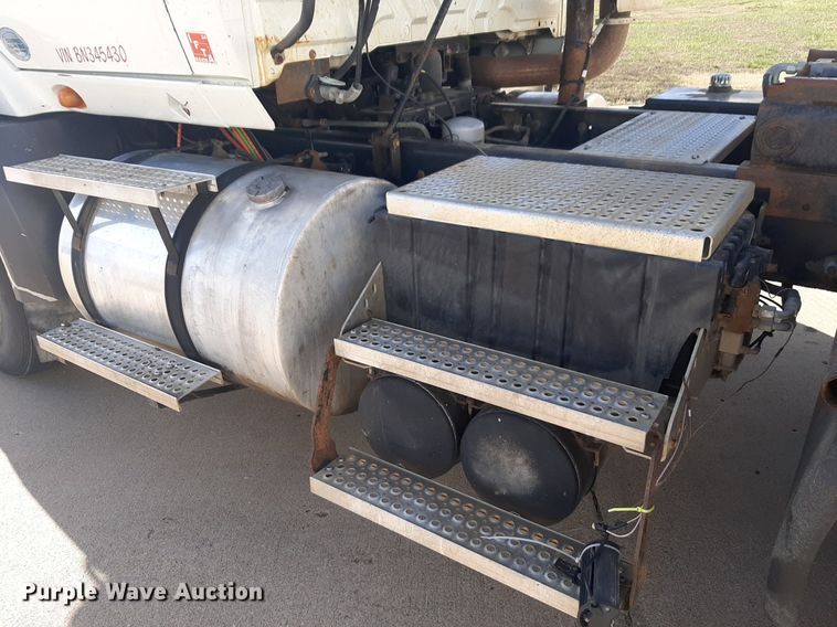 image for item DP2679 2011 International Pro Star Premium semi truck