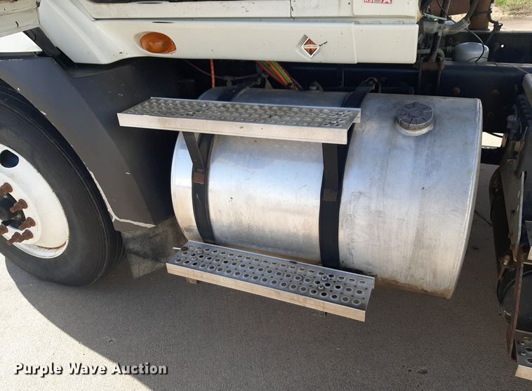 image for item DP2679 2011 International Pro Star Premium semi truck