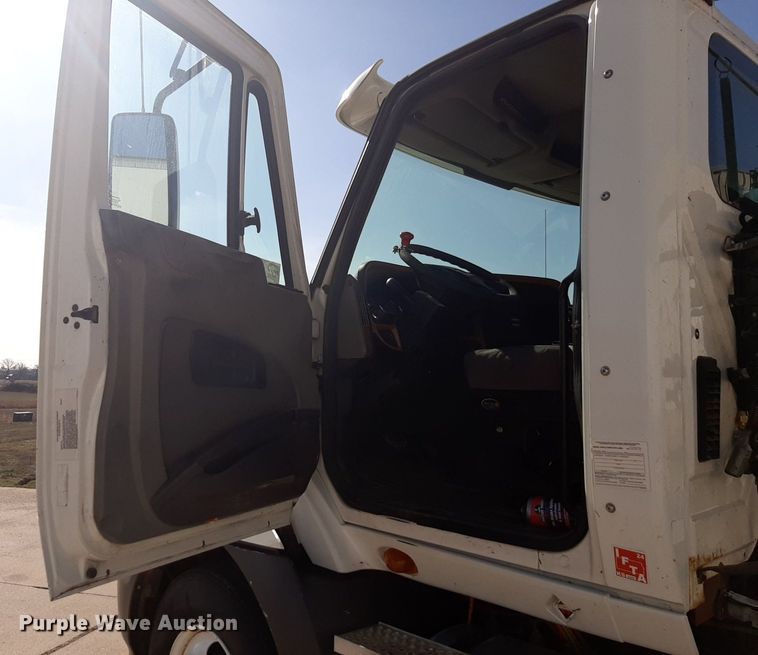 image for item DP2679 2011 International Pro Star Premium semi truck