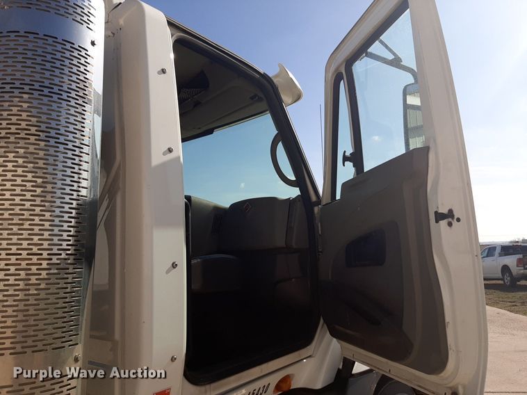 image for item DP2679 2011 International Pro Star Premium semi truck