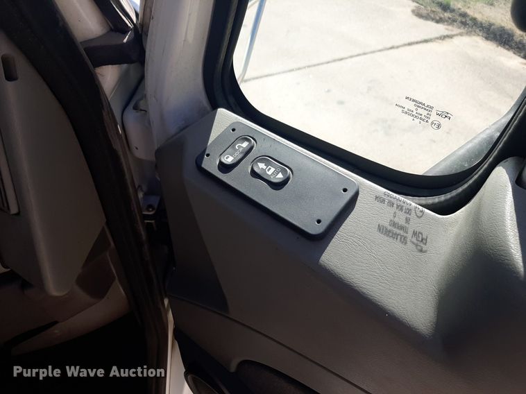 image for item DP2679 2011 International Pro Star Premium semi truck