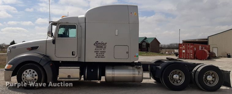 image for item DP2716 2013 Peterbilt 386 semi truck