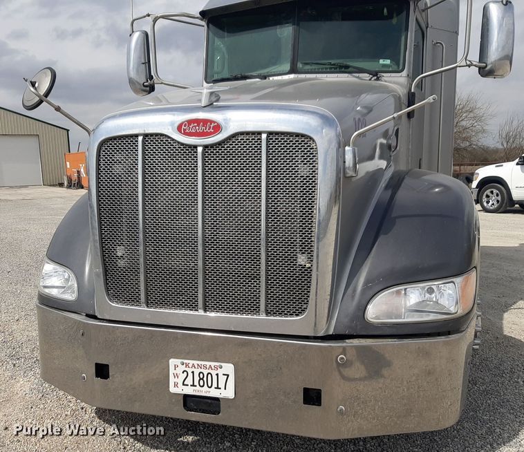 image for item DP2716 2013 Peterbilt 386 semi truck