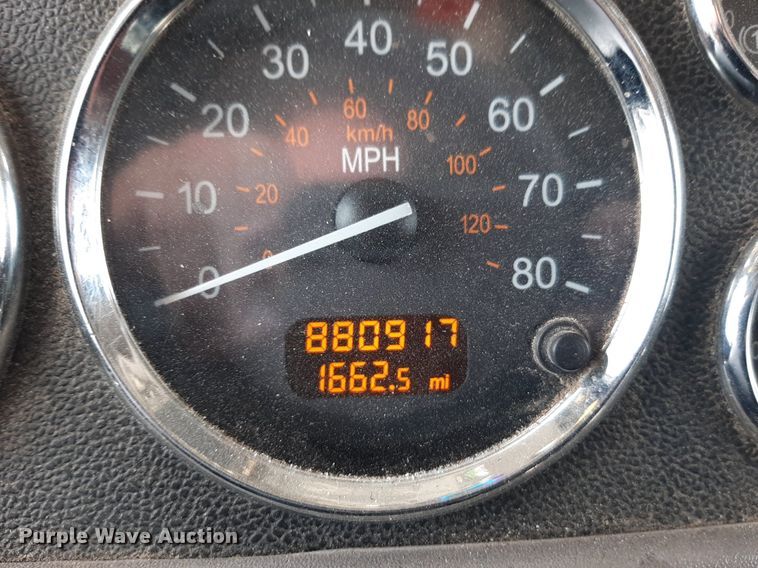 image for item DP2716 2013 Peterbilt 386 semi truck