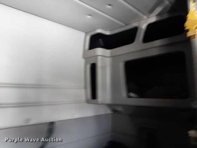 image for item DP2716 2013 Peterbilt 386 semi truck