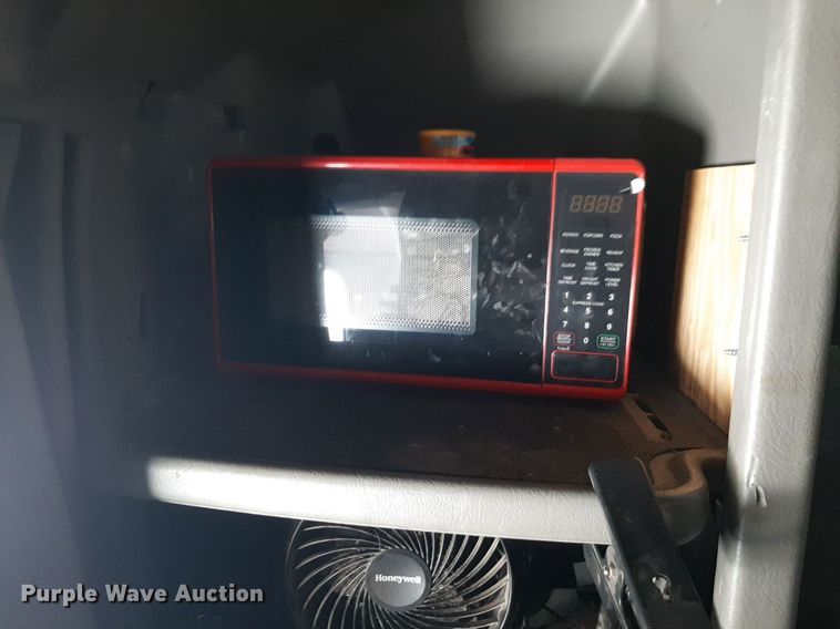 image for item DP2716 2013 Peterbilt 386 semi truck