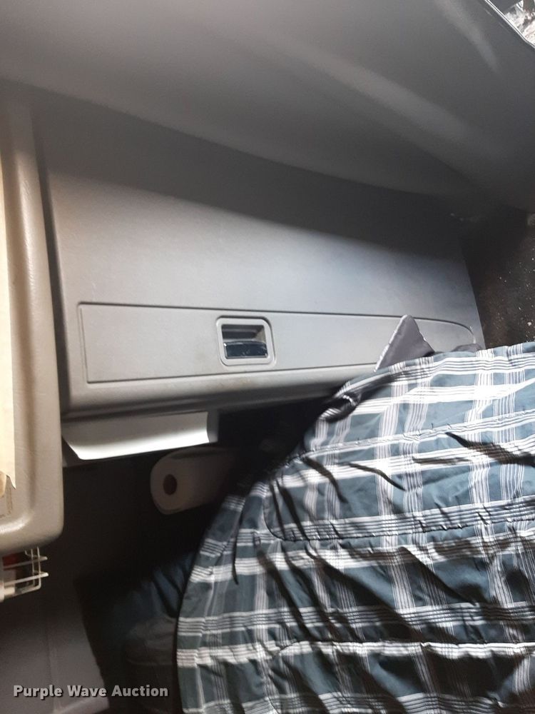 image for item DP2716 2013 Peterbilt 386 semi truck