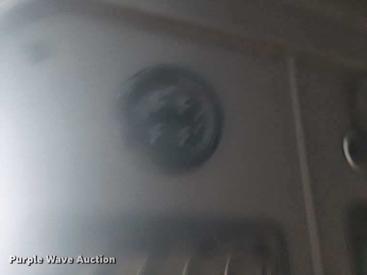 image for item DP2716 2013 Peterbilt 386 semi truck