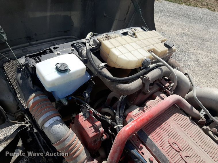 image for item DP2716 2013 Peterbilt 386 semi truck