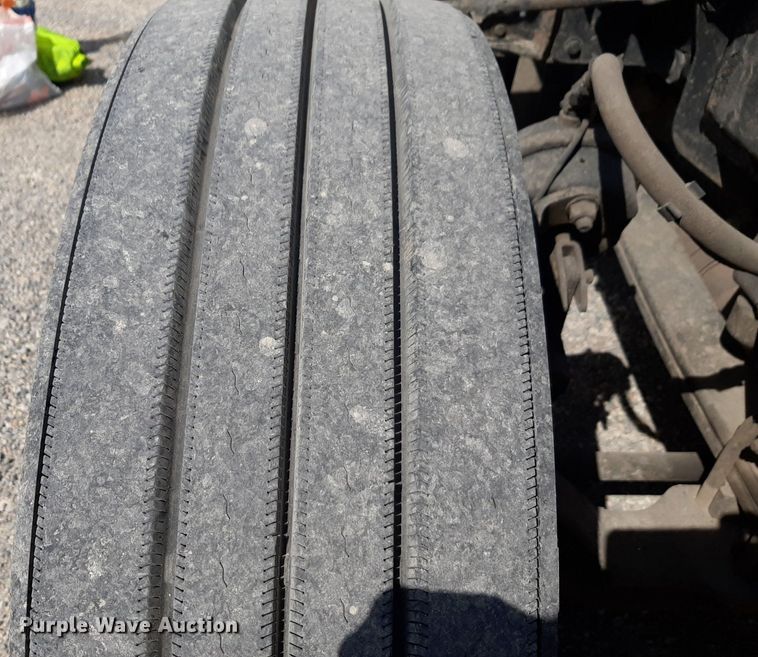 image for item DP2716 2013 Peterbilt 386 semi truck