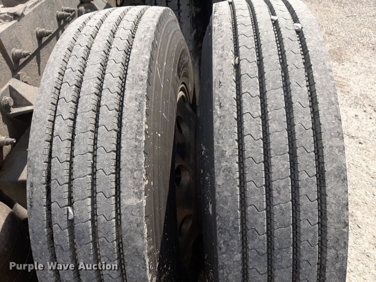 image for item DP2716 2013 Peterbilt 386 semi truck