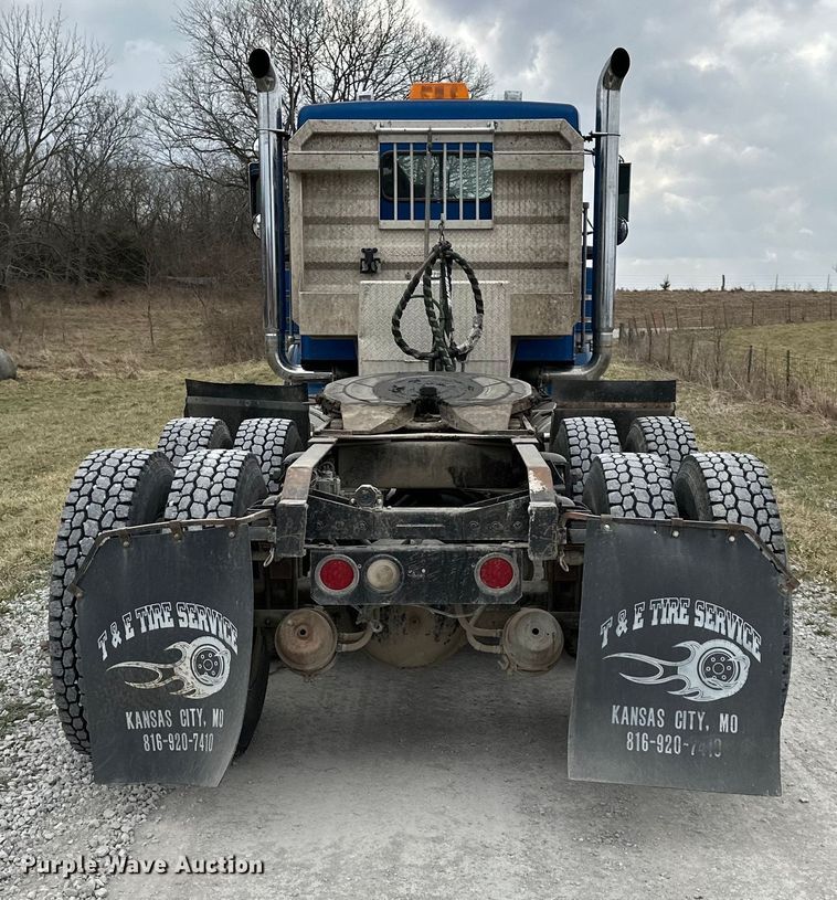 image for item DQ6359 1985 Kenworth  W900 semi truck