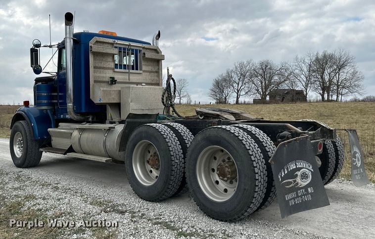 image for item DQ6359 1985 Kenworth  W900 semi truck