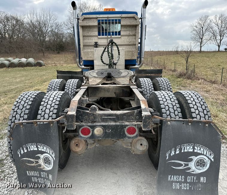 image for item DQ6359 1985 Kenworth  W900 semi truck