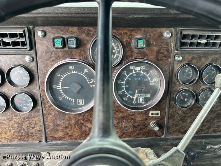 image for item DQ6359 1985 Kenworth  W900 semi truck