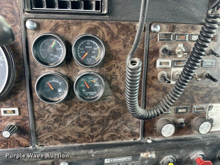 image for item DQ6359 1985 Kenworth  W900 semi truck