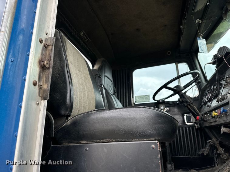 image for item DQ6359 1985 Kenworth  W900 semi truck