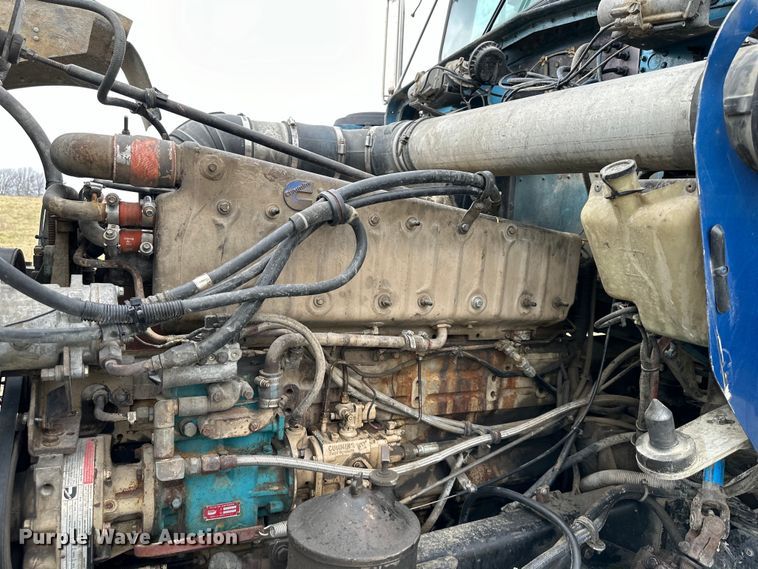 image for item DQ6359 1985 Kenworth  W900 semi truck