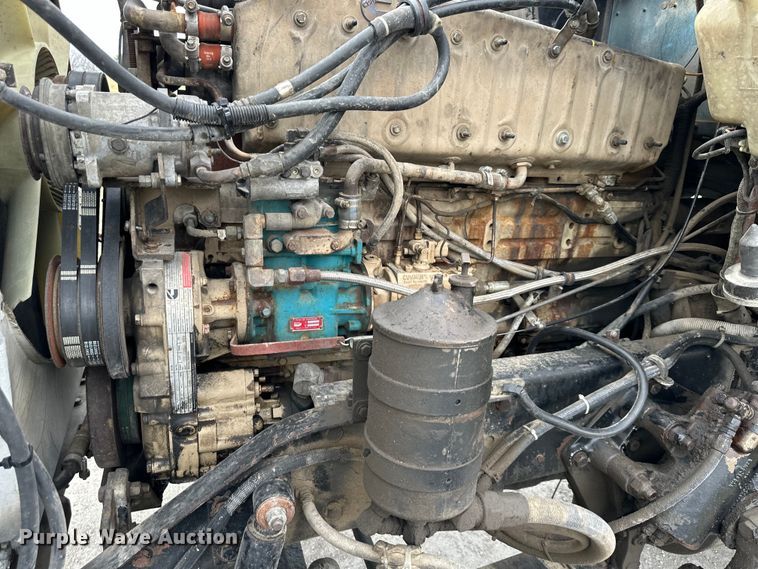 image for item DQ6359 1985 Kenworth  W900 semi truck