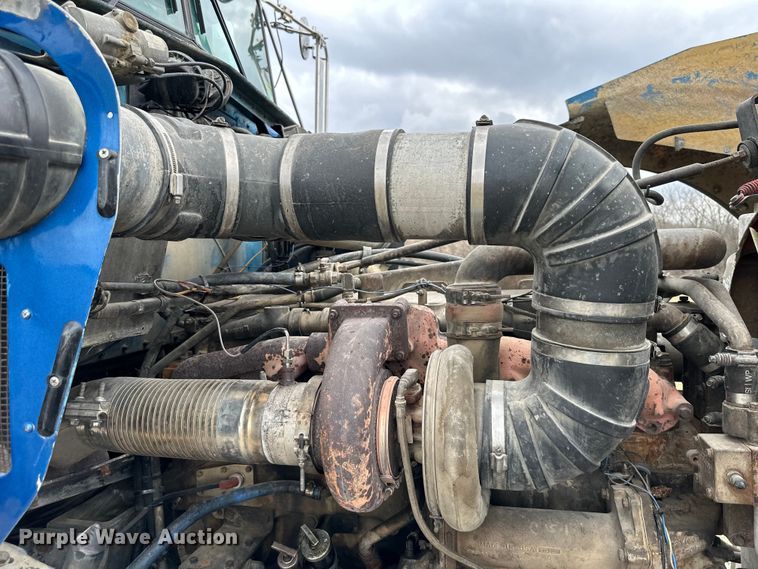 image for item DQ6359 1985 Kenworth  W900 semi truck