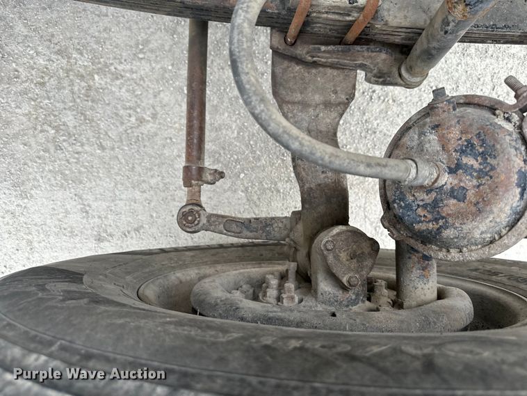 image for item DQ6359 1985 Kenworth  W900 semi truck