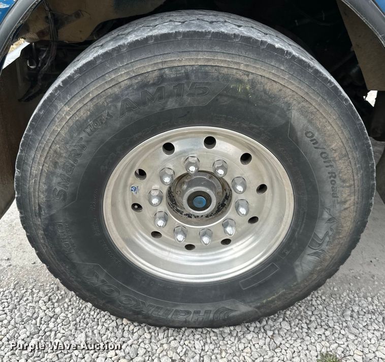 image for item DQ6359 1985 Kenworth  W900 semi truck