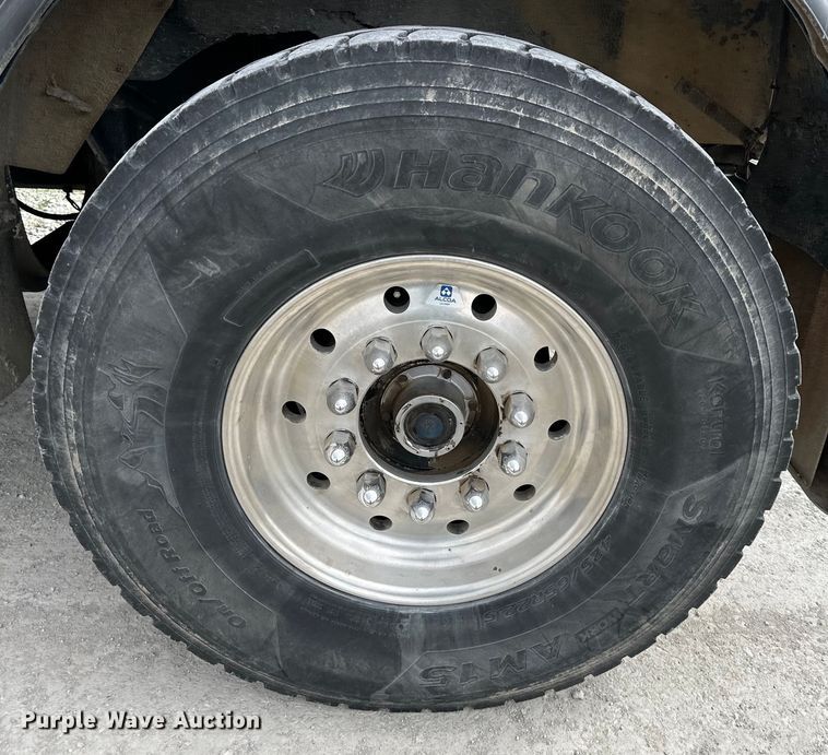 image for item DQ6359 1985 Kenworth  W900 semi truck