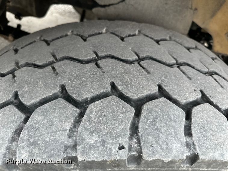 image for item DQ6359 1985 Kenworth  W900 semi truck