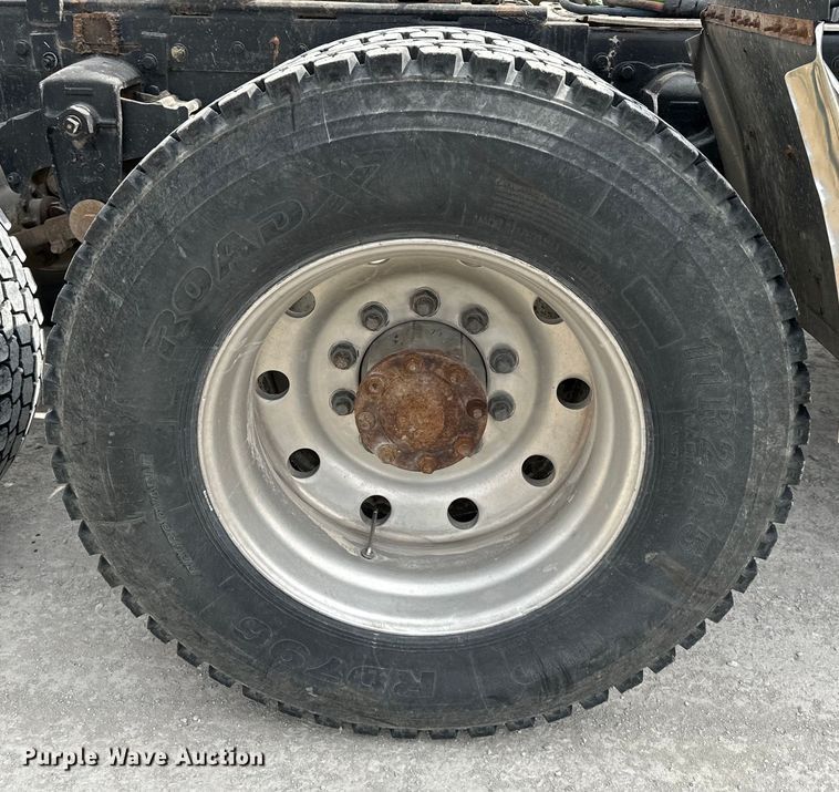 image for item DQ6359 1985 Kenworth  W900 semi truck